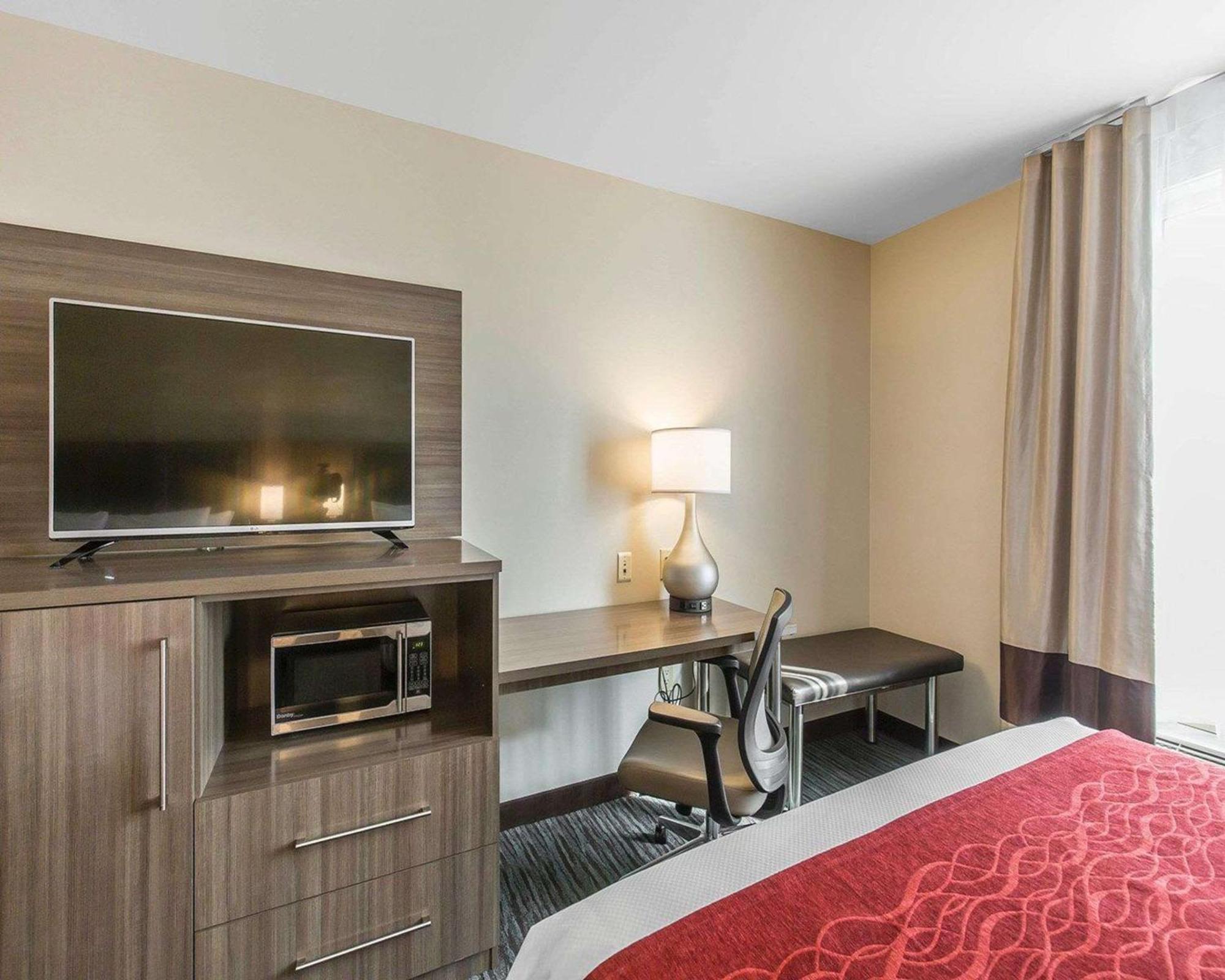 Chambre avec 2 Lits Queen-Size et Baignoire